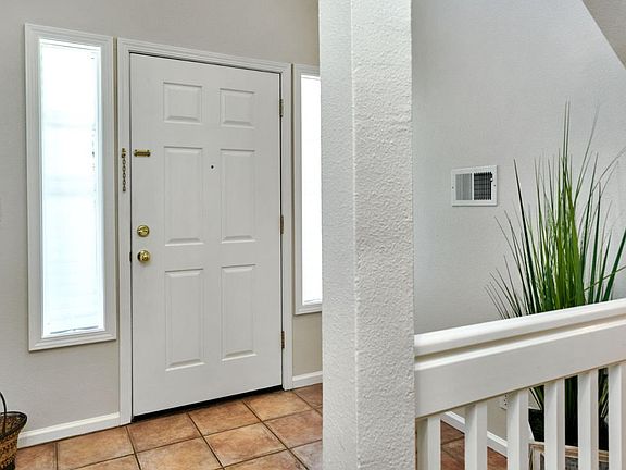 3rd image of 506 Driscoll Pl