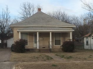 616 W 8th St, Ada, OK 74820