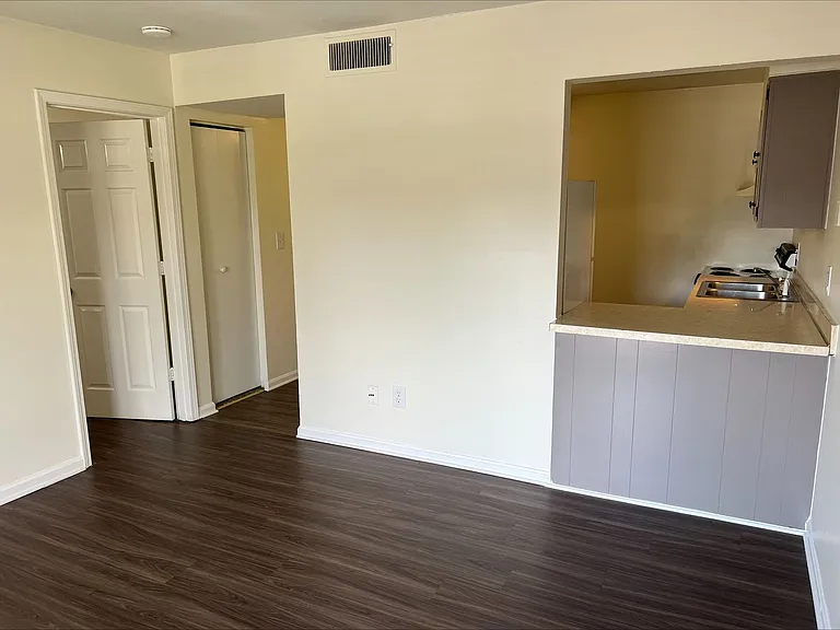 Creekstone Village — Photo 7