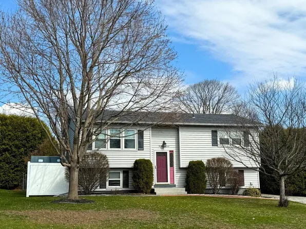 27 Hillcrest Road, Rutland City, VT 05701