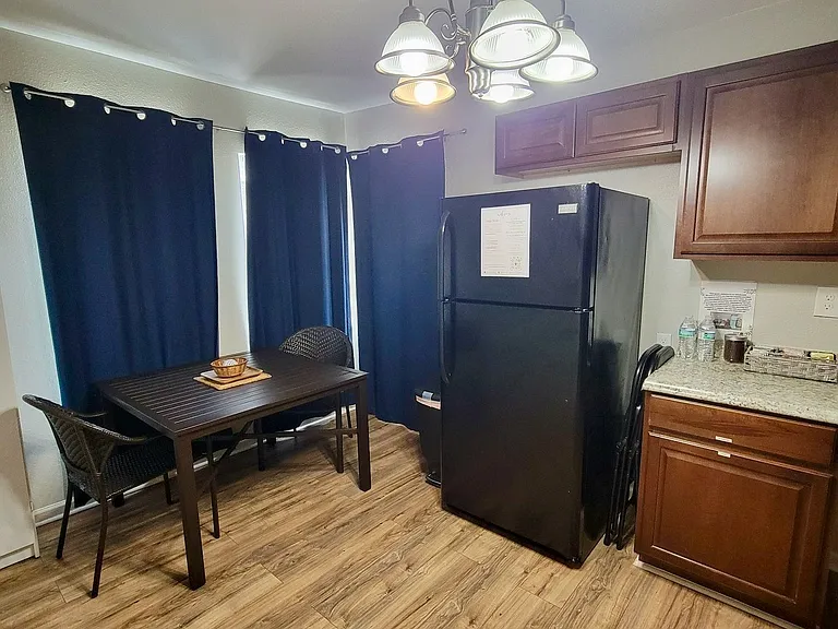 1023 W Woodlawn Ave #3 — Photo 4
