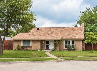 2917 Village Crest Cir, Garland, TX 75044