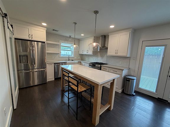 4th image of 4208 Arlington St