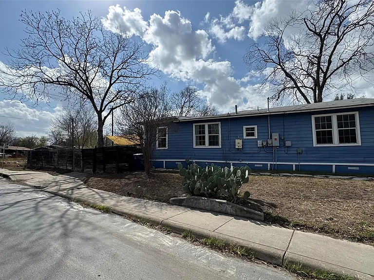 1402 Mardell St — Photo 21