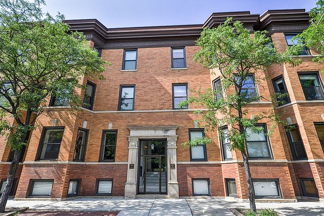 1st image of 1052 W Armitage Ave #B
