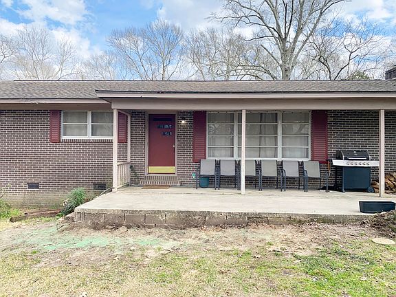 2nd image of 806 Main St