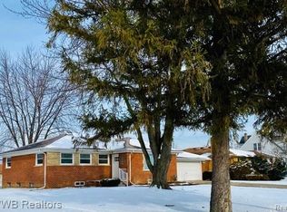 29520 John Hauk St, Garden City, MI 48135