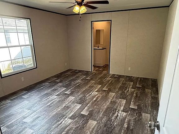 4th image of 380 Robin Ln #380RO