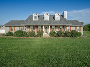 1598 E Country Ln, Mulvane, KS 67110