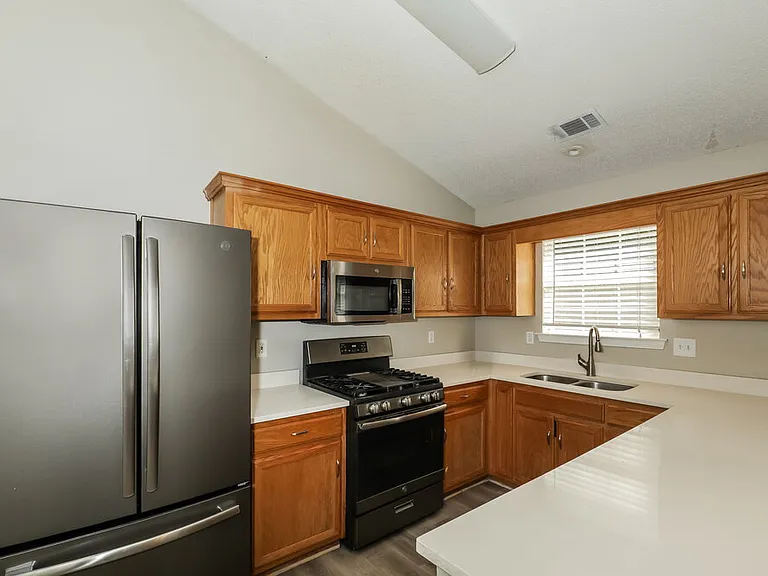 9447 Rollinghills Dr — Photo 7
