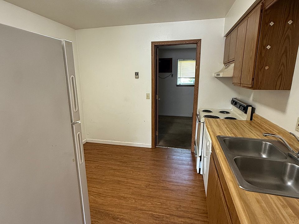 Kitchen entry