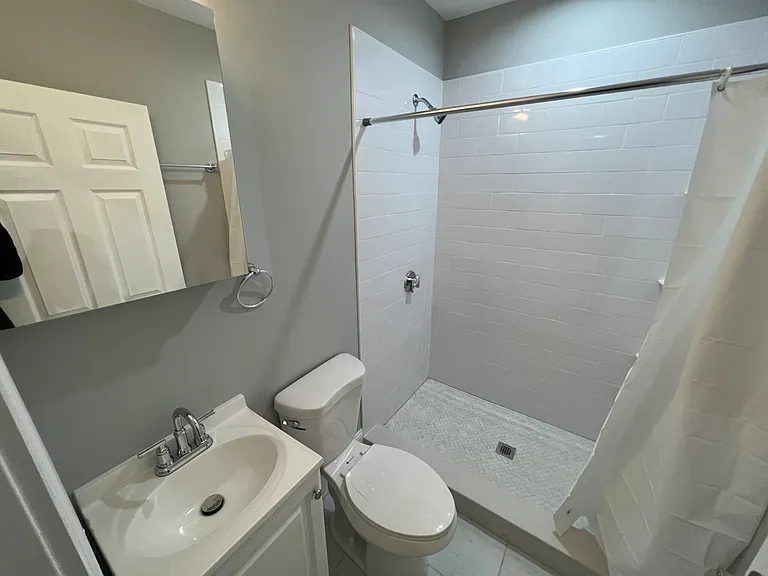 15 Harold St #4 — Photo 13