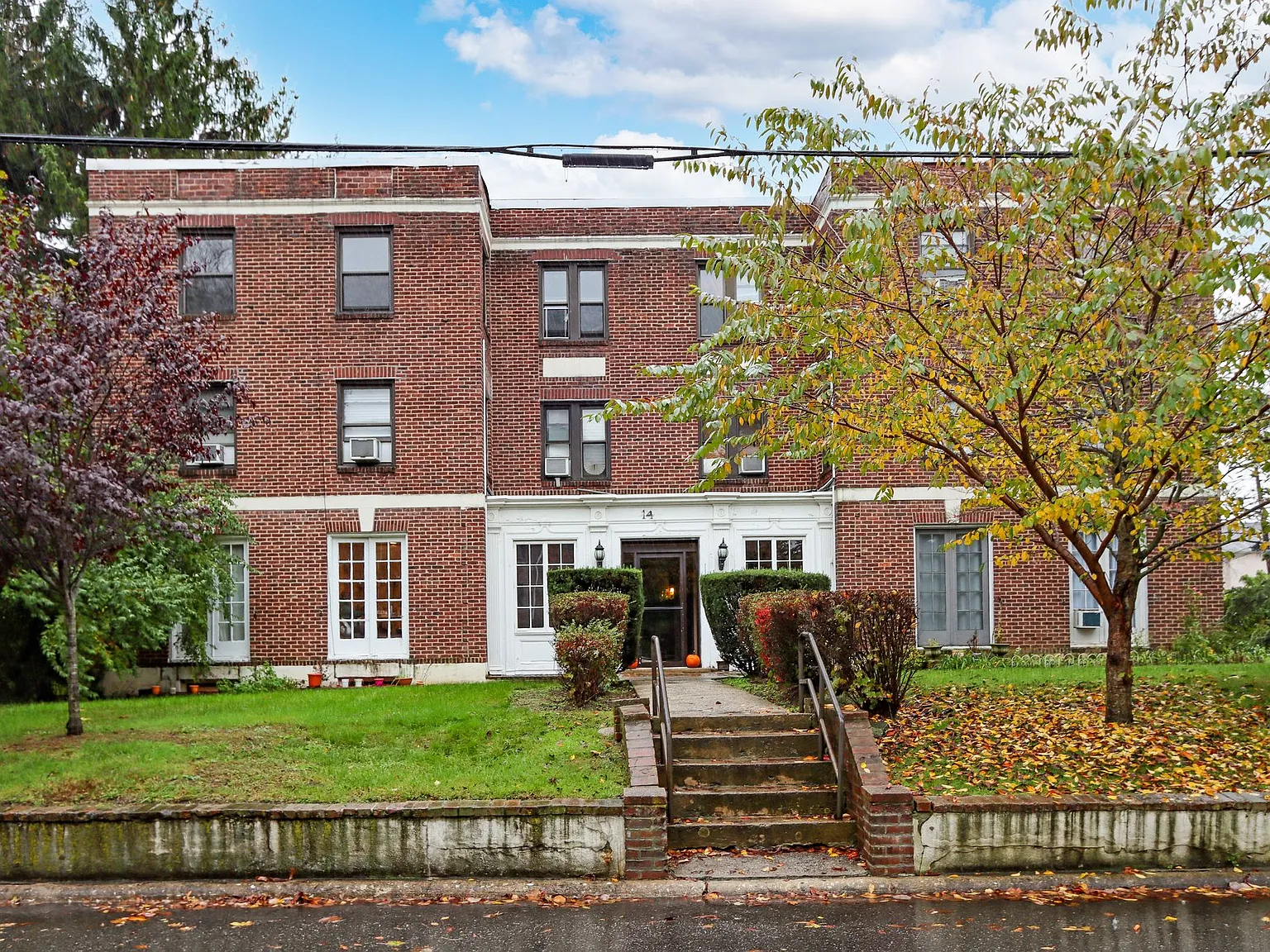 2 bed, 1000 sqft, $3,300 — Photo 1