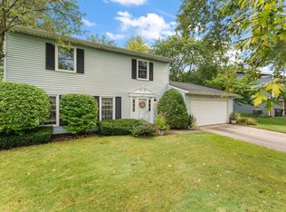 2206 Worthington Dr, Valparaiso, IN 46383