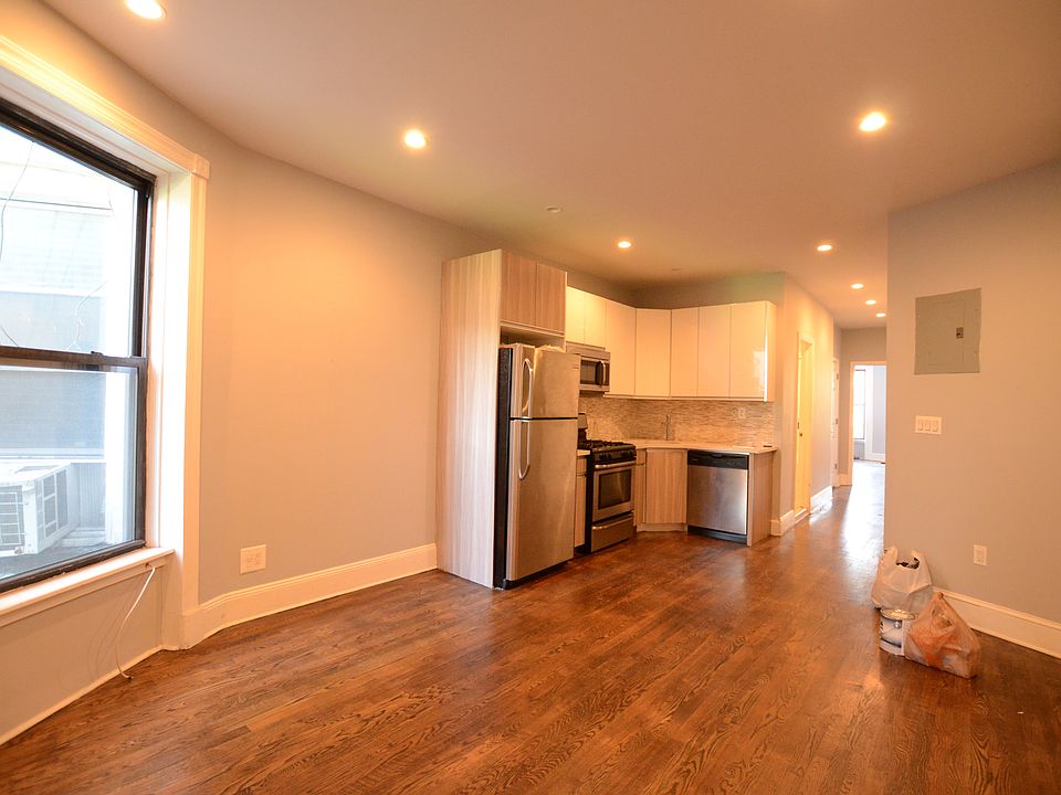 1st image of 127 Putnam Ave APT 2R
