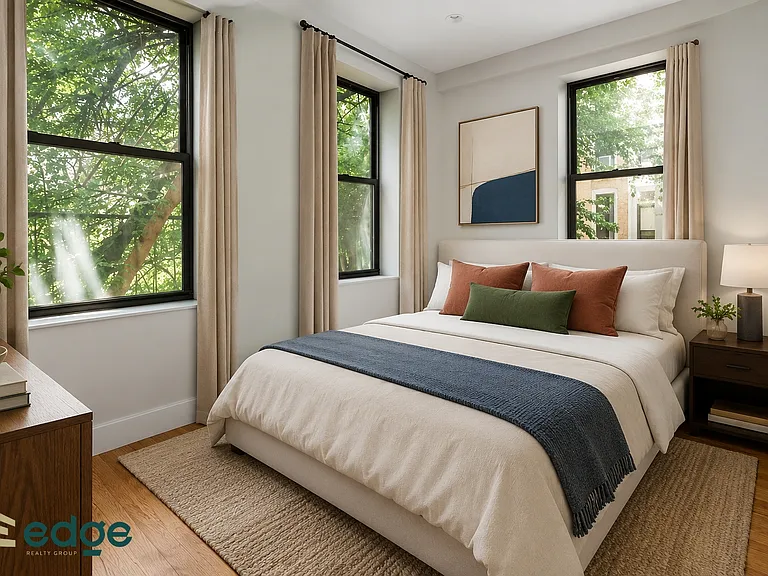 565 Evergreen Ave #2B — Photo 4