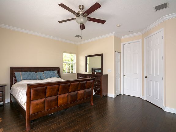 4th image of 2650 NE 30th Pl