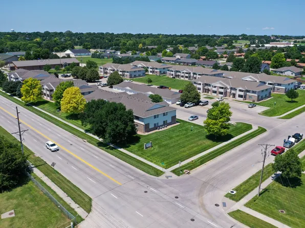 Grandview Apartments, 1319 E 45th St, Kearney, NE 68847