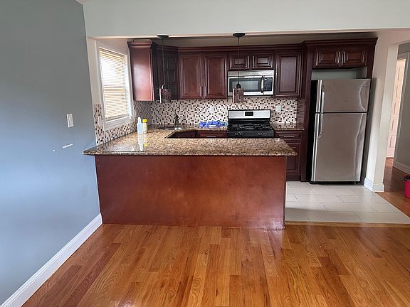 3rd image of 17819 146th Dr Floor 2
