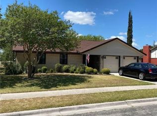 210 E Hogan Dr, Copperas Cove, TX 76522