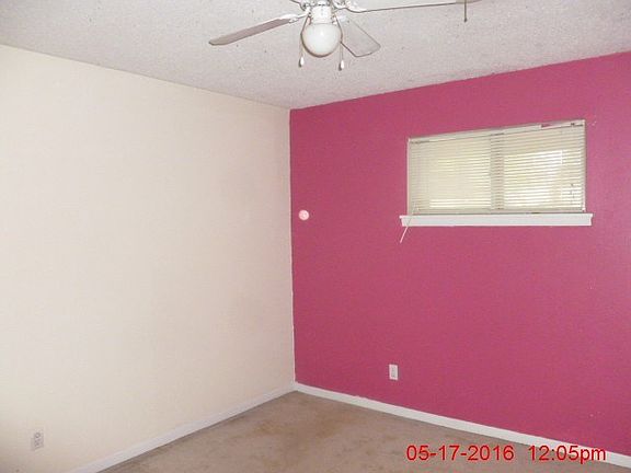 5th image of 804 E Clay St