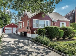 2456 4th Ave, East Meadow, NY 11554