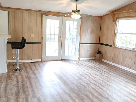 3rd image of 3151 Hazelwood Ave