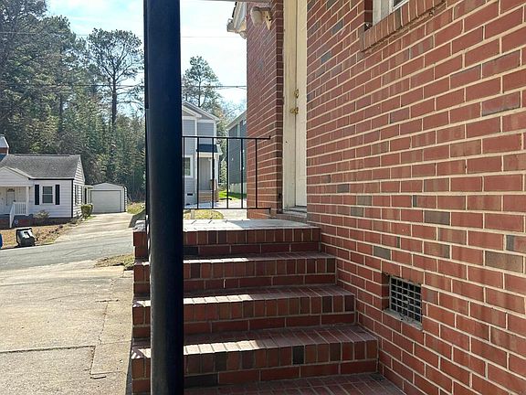 5th image of 1609 Juniper St