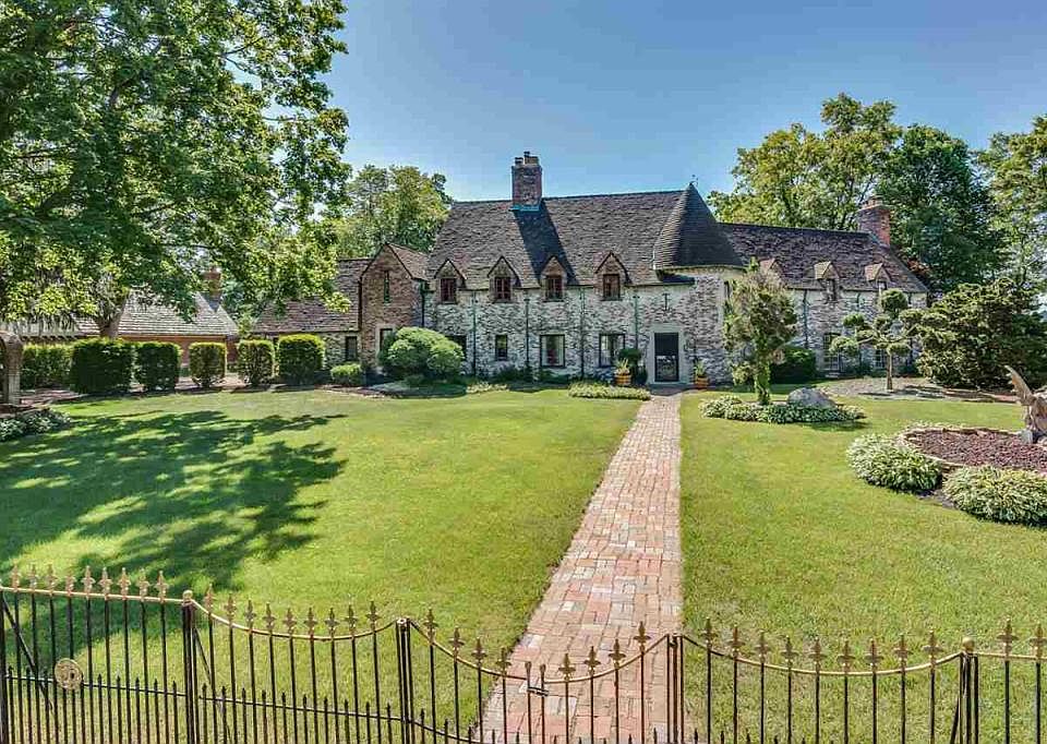 1449 Greenleaf Blvd, Elkhart, IN 46514 Zillow