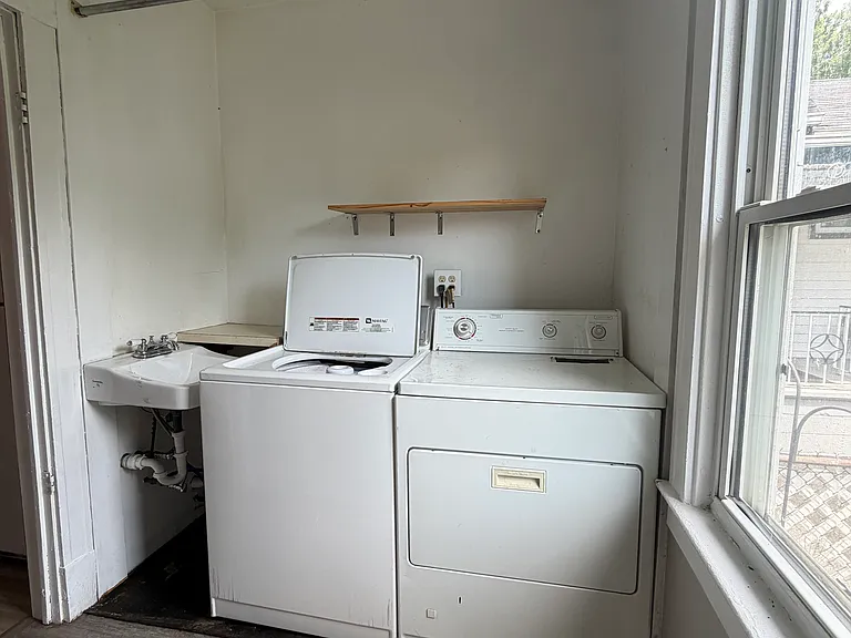 29 Crowley Ave — Photo 7