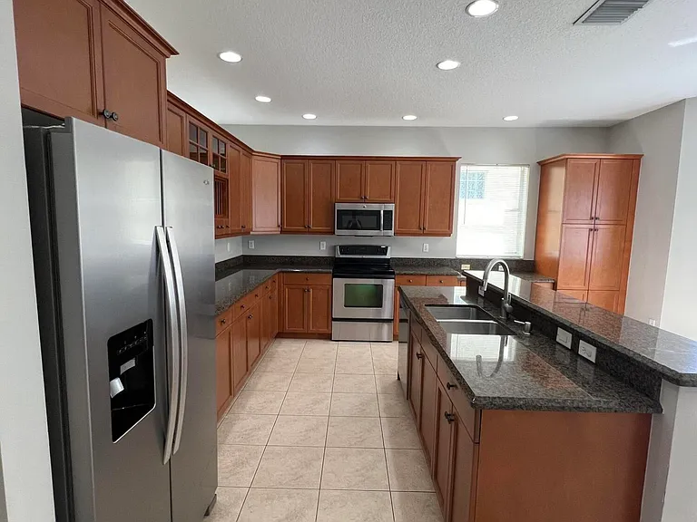 9070 Dupont Pl — Photo 17