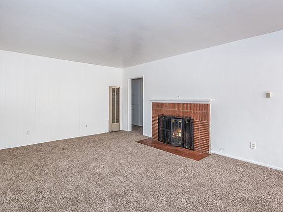 2nd image of 916 W 24th St
