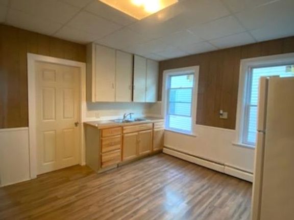 3rd image of 399-401 Orms St Unit 1