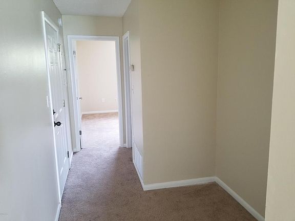 5th image of 3600 Thomas Dr APT C101