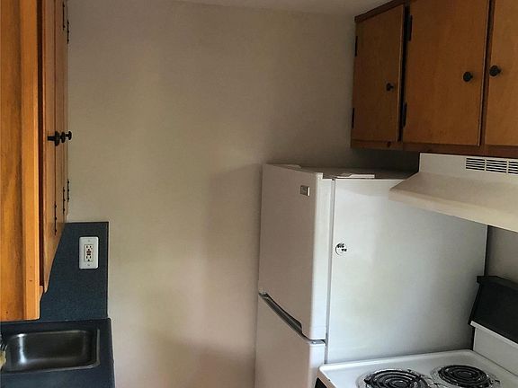 5th image of 424 Nassau Blvd
