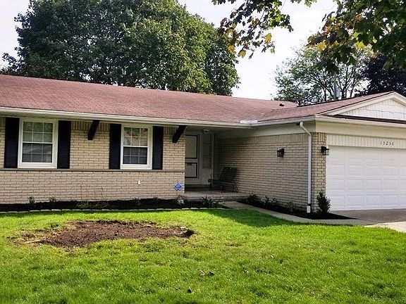 4th image of 15236 Willowbrook Ln