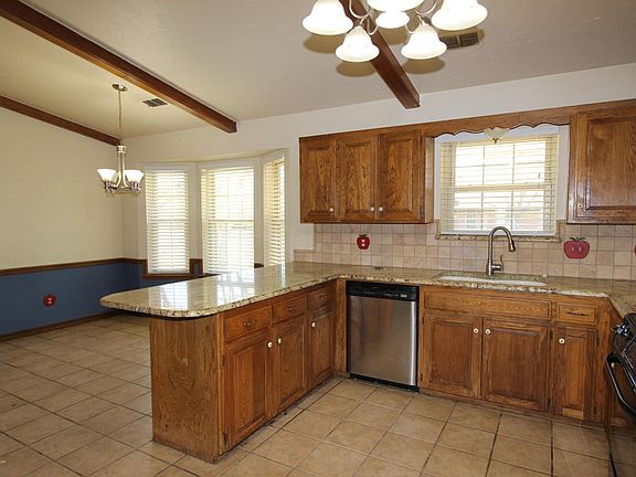 3rd image of 7133 Birkshire Dr