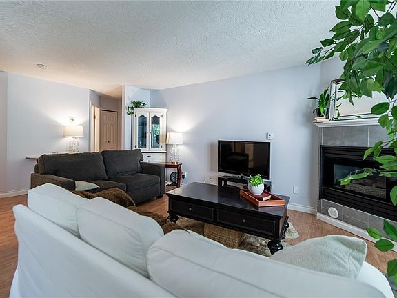 3rd image of 832 Fisgard St #304