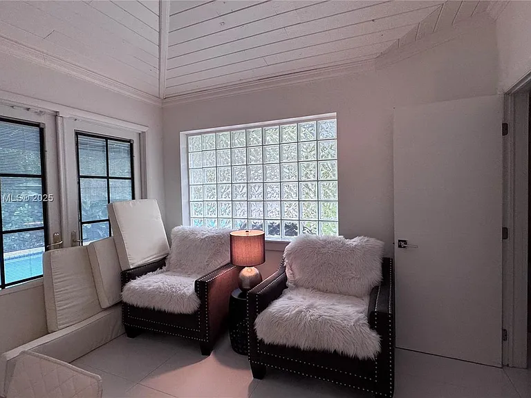 1332 Van Buren St — Photo 16