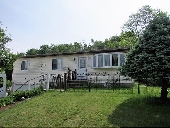1st image of 15 Lori Dr