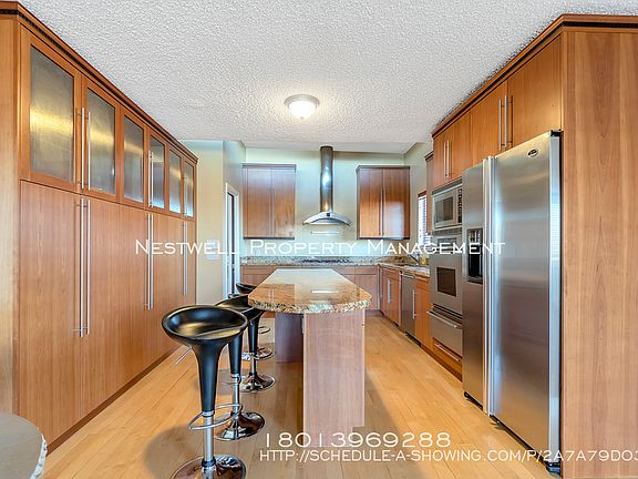5th image of 3218 E Oakcliff Dr