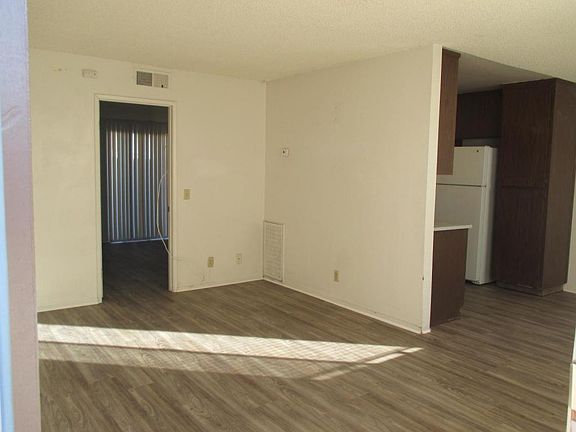 3rd image of 432 N Buena Vista St APT 2