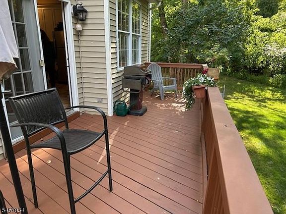 5th image of 85 Arrowgate Dr