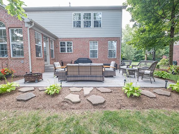 3rd image of 6847 Woodhaven Pl