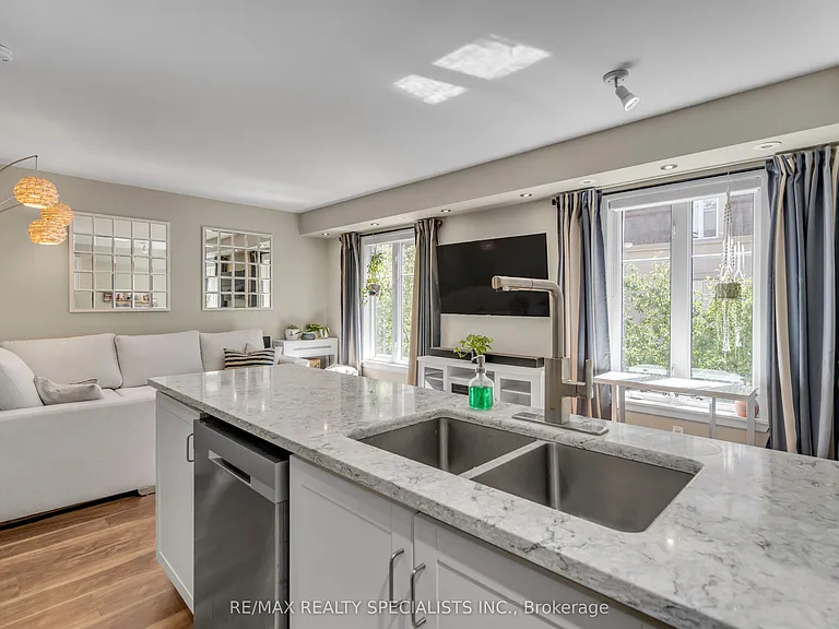 54 E Liberty St #1013 — Photo 16