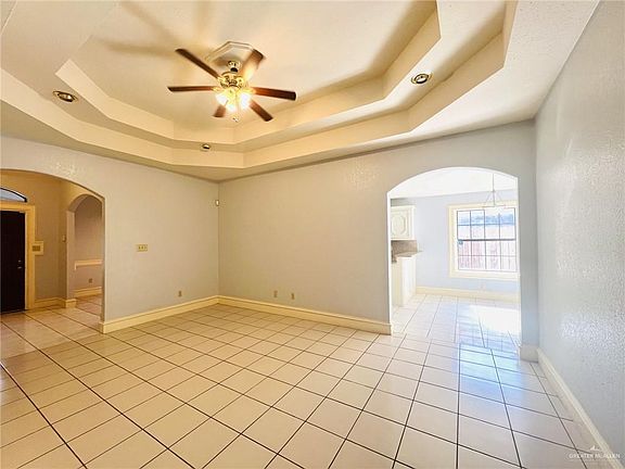 4th image of 3917 Nightingale Ave