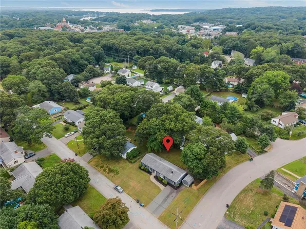 140 Tanner Ave, Warwick, RI 02886