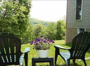 5 Bentley Dr, Troy, NY 12182