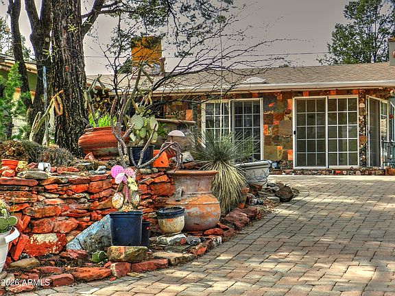 4th image of 215 Mountain Shadows Drive