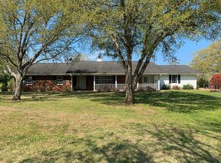 182 Rolling Oak Hills Rd, Gonzales, TX 78629
